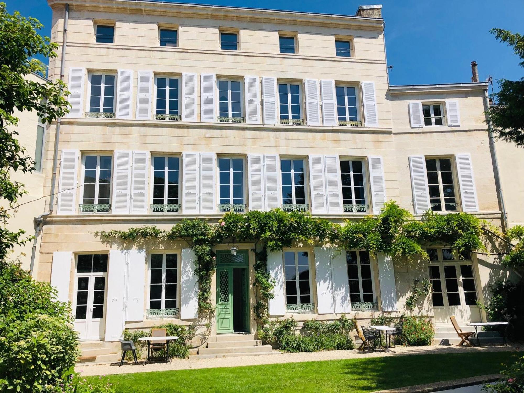 L'Hotel Particulier Du 12 Niort Kültér fotó